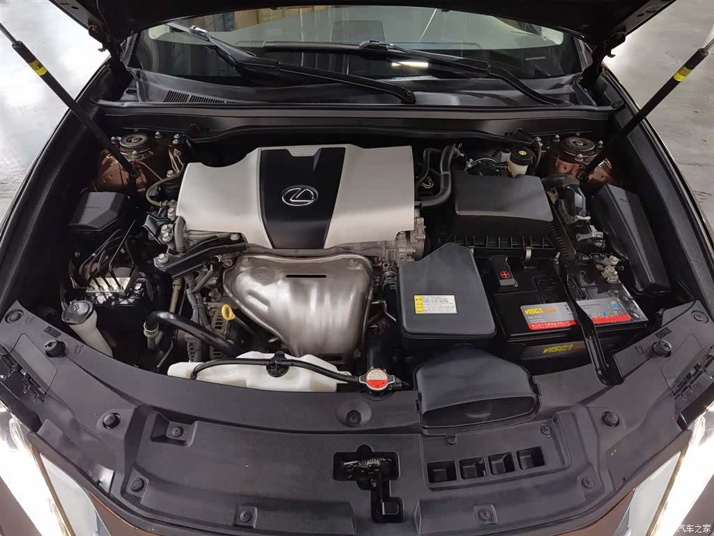 Lexus ES, 2015 6