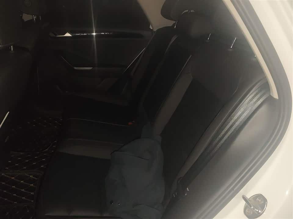 Volkswagen T-ROC exploring Songs