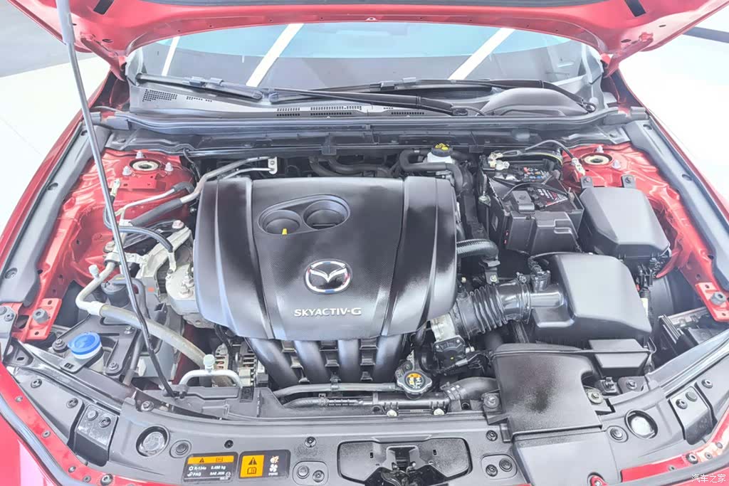 Mazda Mazda3, 2023 10