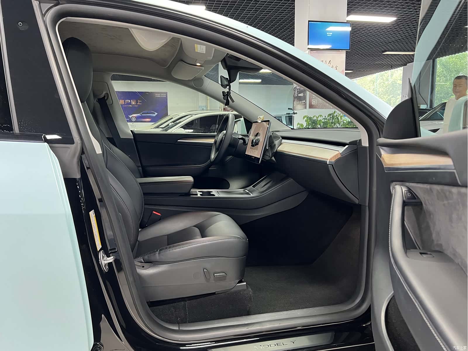 Tesla Model Y, 2022 14