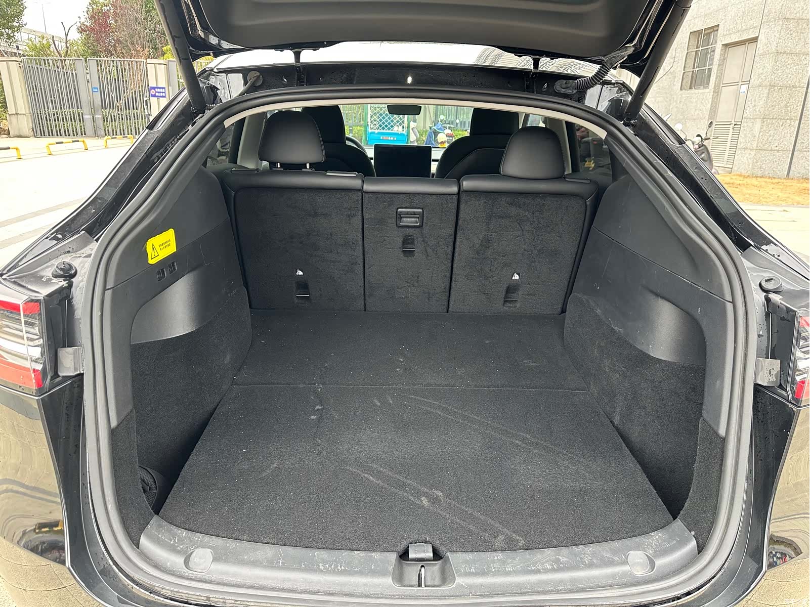 Tesla Model Y, 2023 13