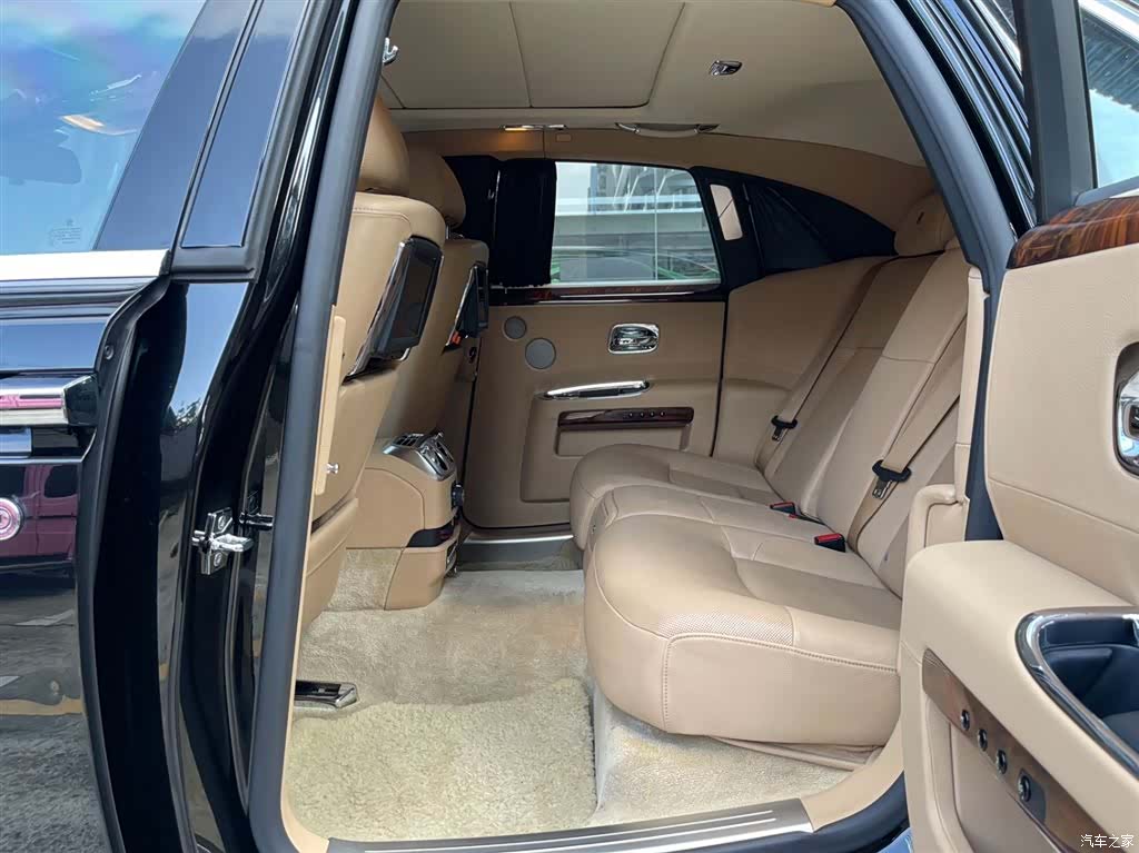 Rolls-Royce Ghost, 2013 все фото