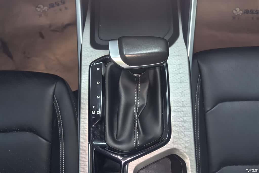 Geely Emgrand, 2022 16