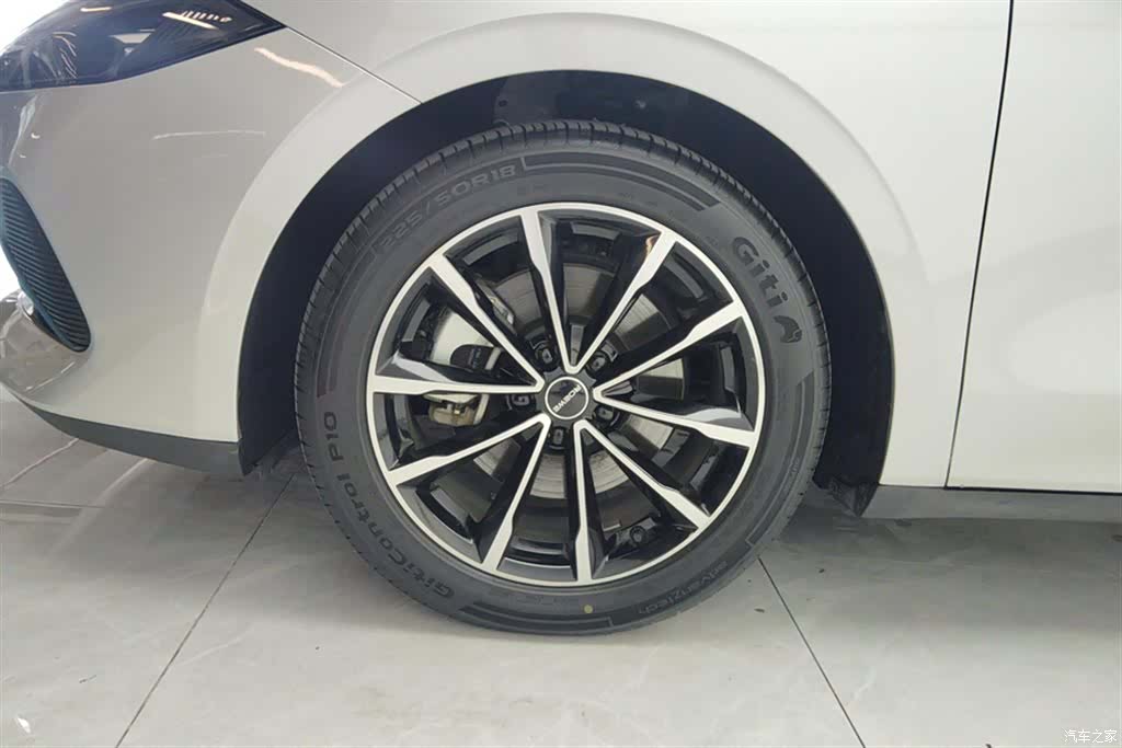 Roewe D7, 2025 6