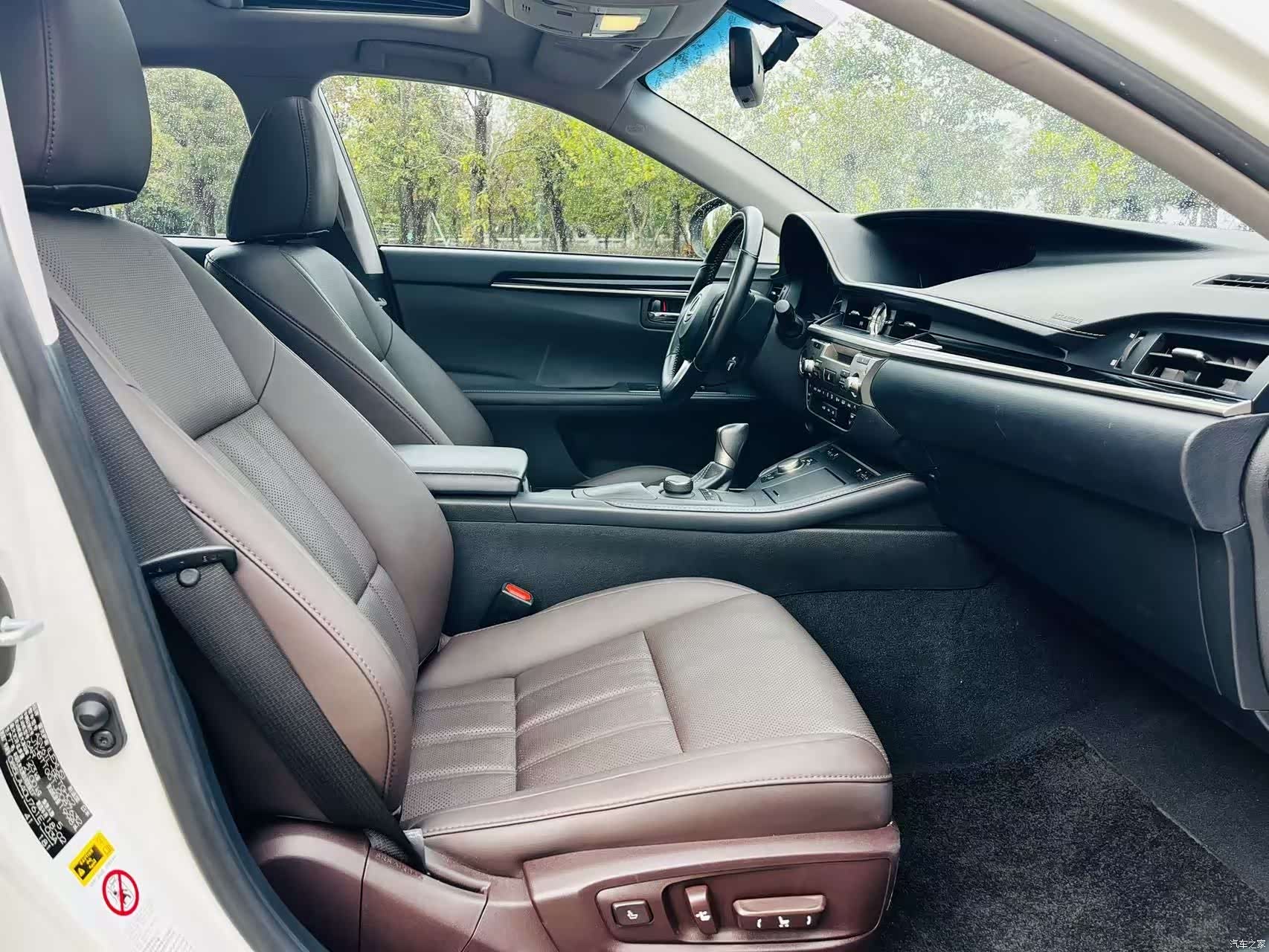 Lexus ES, 2018 все фото