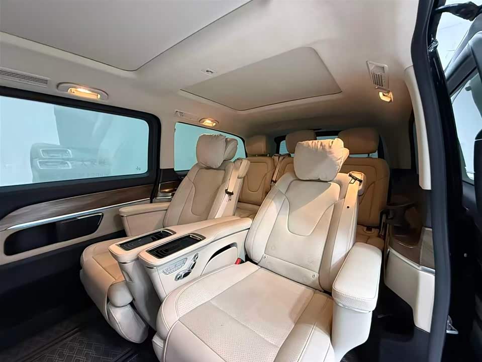 Mercedes-Benz V-class