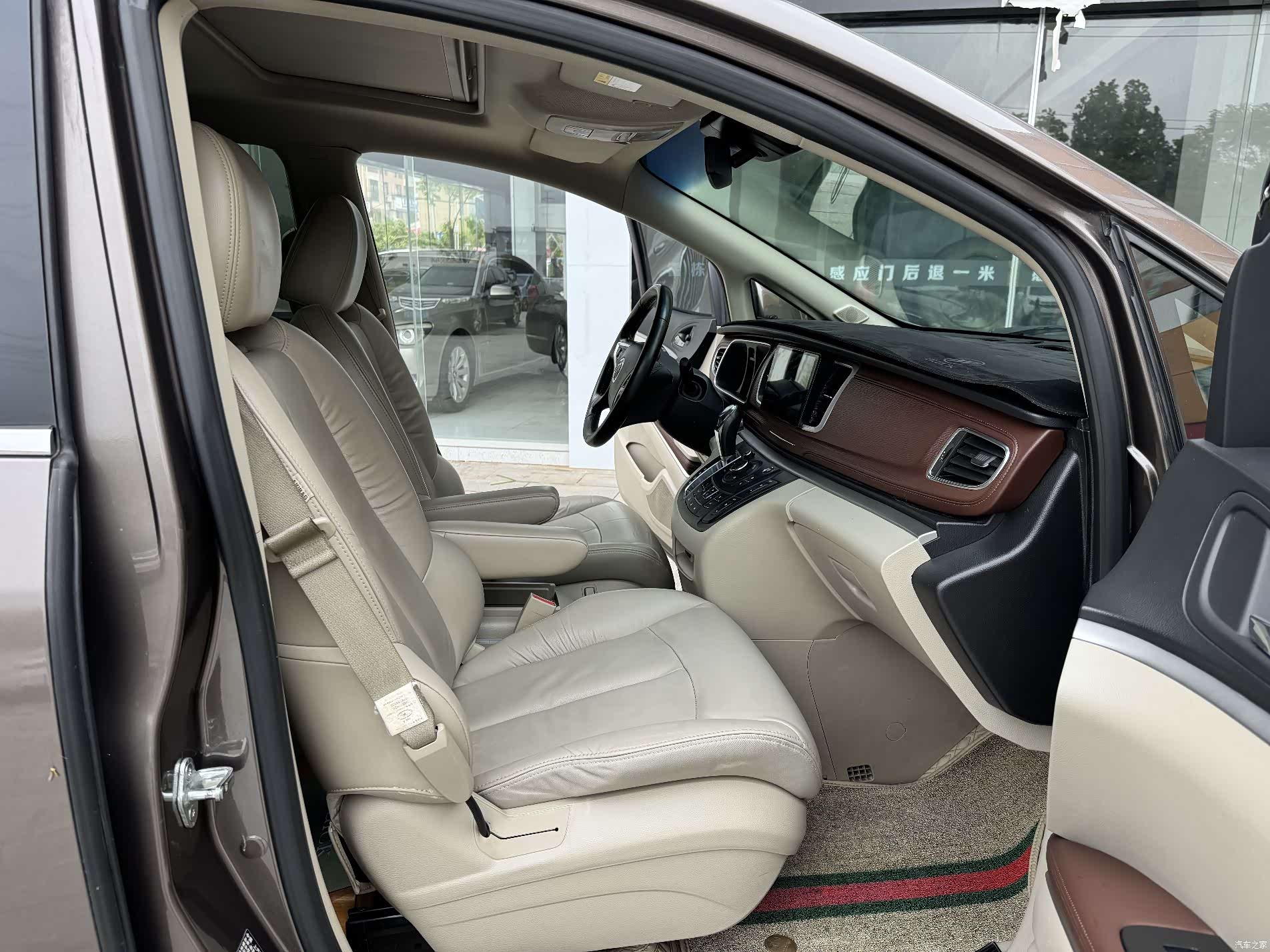 Buick GL8, 2019 10