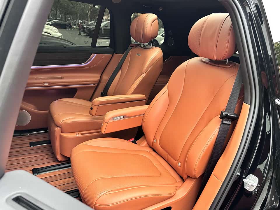 AITO Ask the world M9