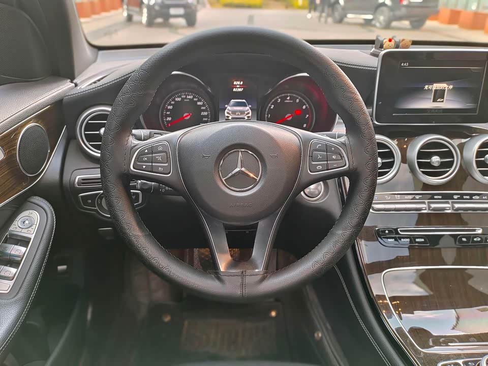 Mercedes-Benz GLC Mercedes-Benz GLC