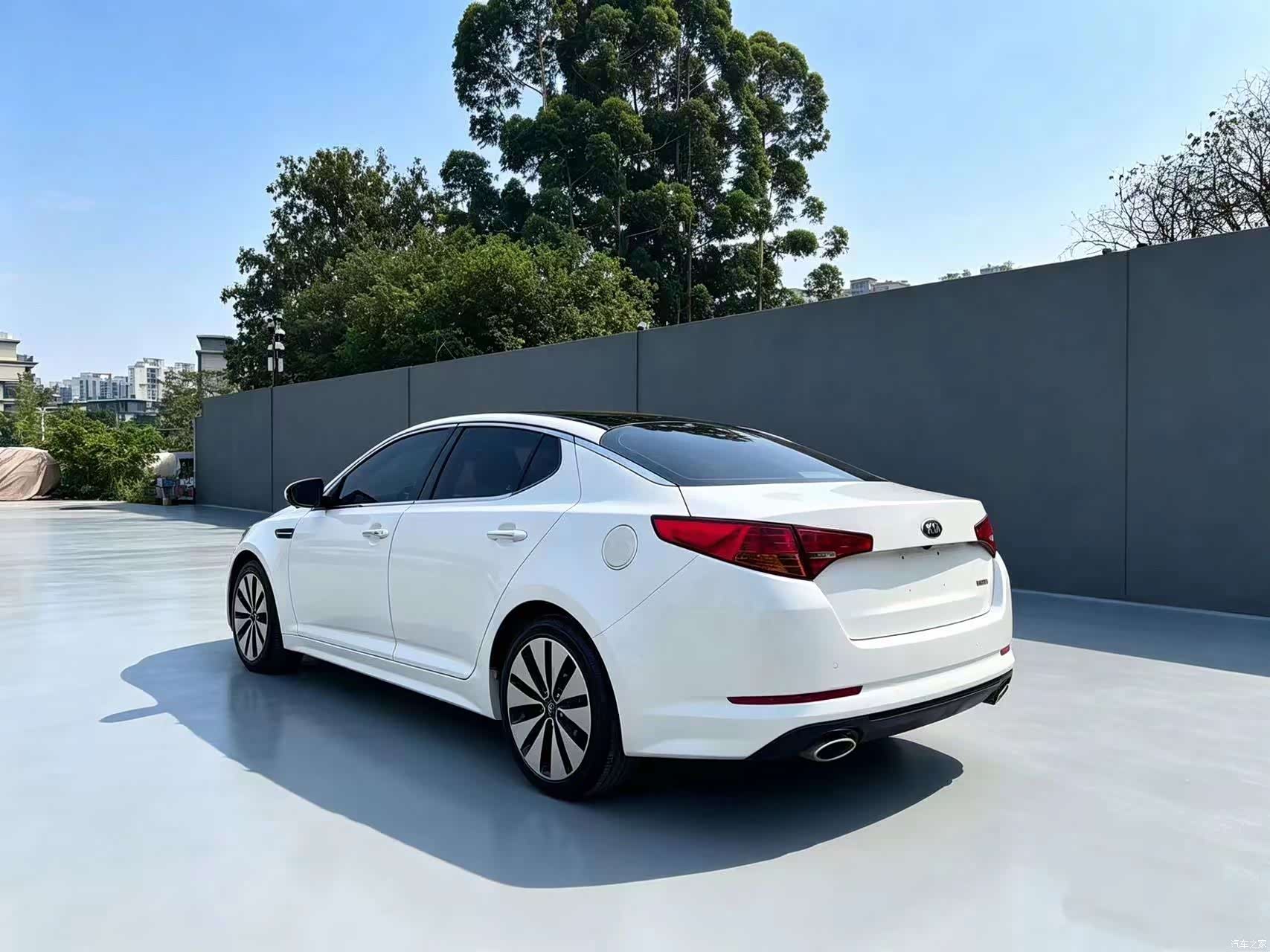 Kia K5, 2012 6