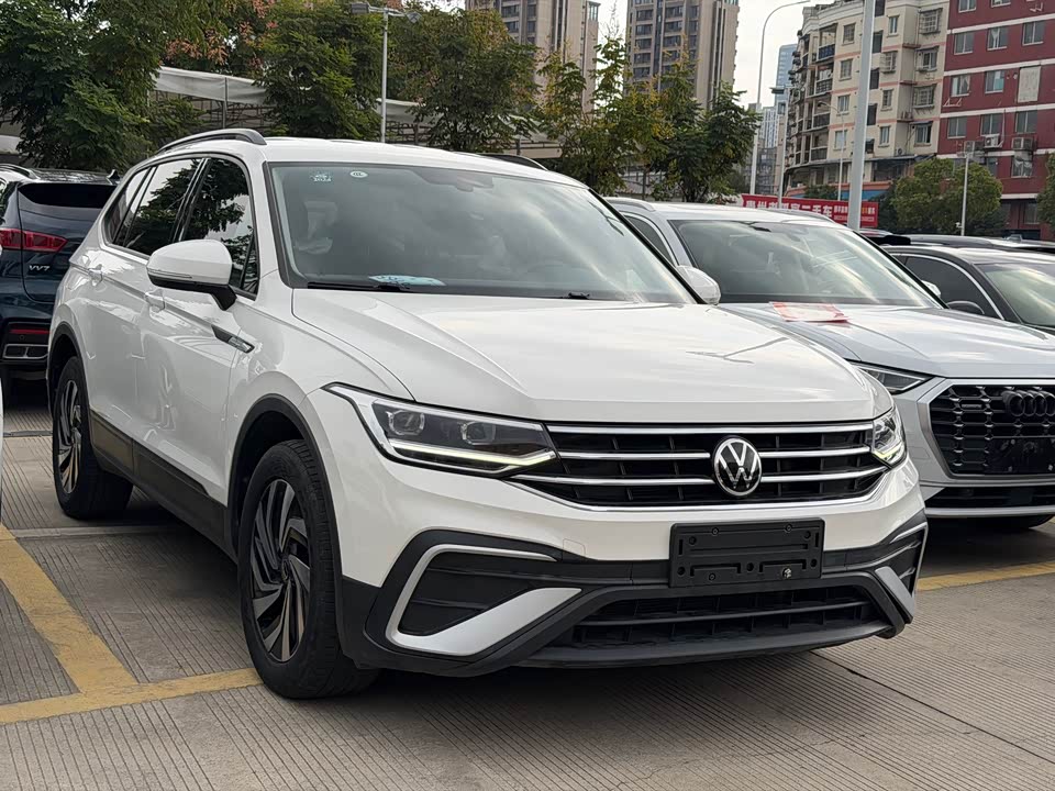 Volkswagen Tiguan L