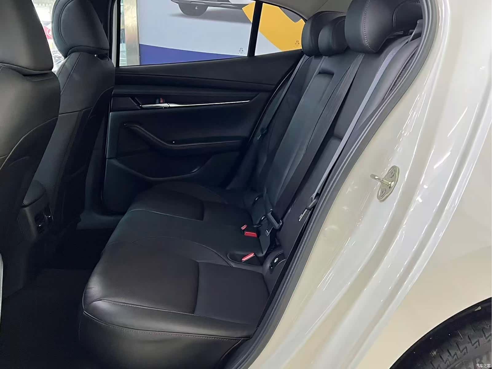 Mazda Mazda3, 2023 12