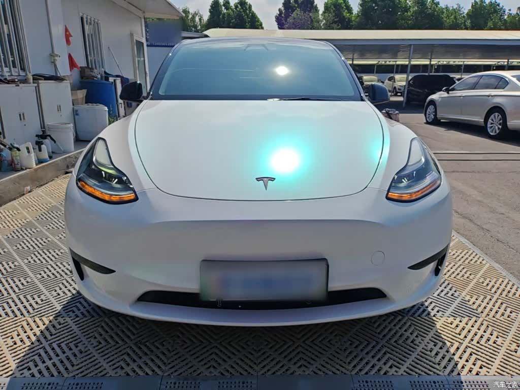 Tesla Model Y, 2022 3