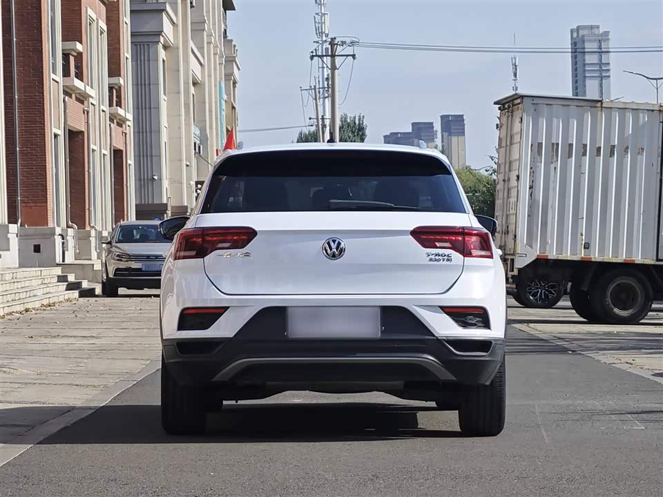 Volkswagen T-ROC exploring Songs