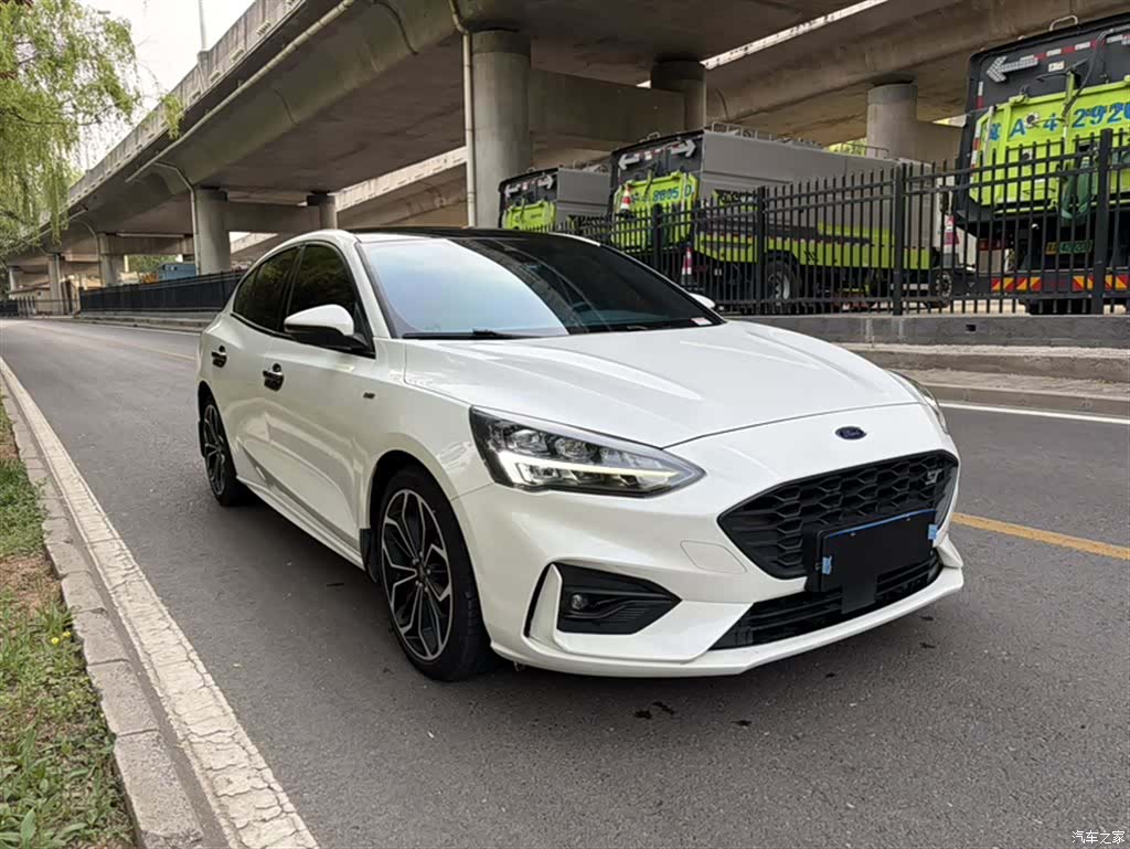 Ford Focus, 2021 10