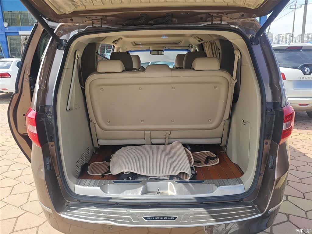 Buick GL8, 2019 19