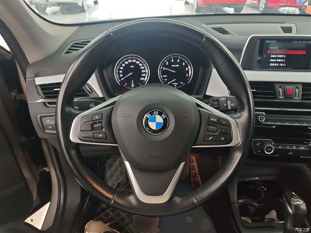 BMW X1, 2018 11
