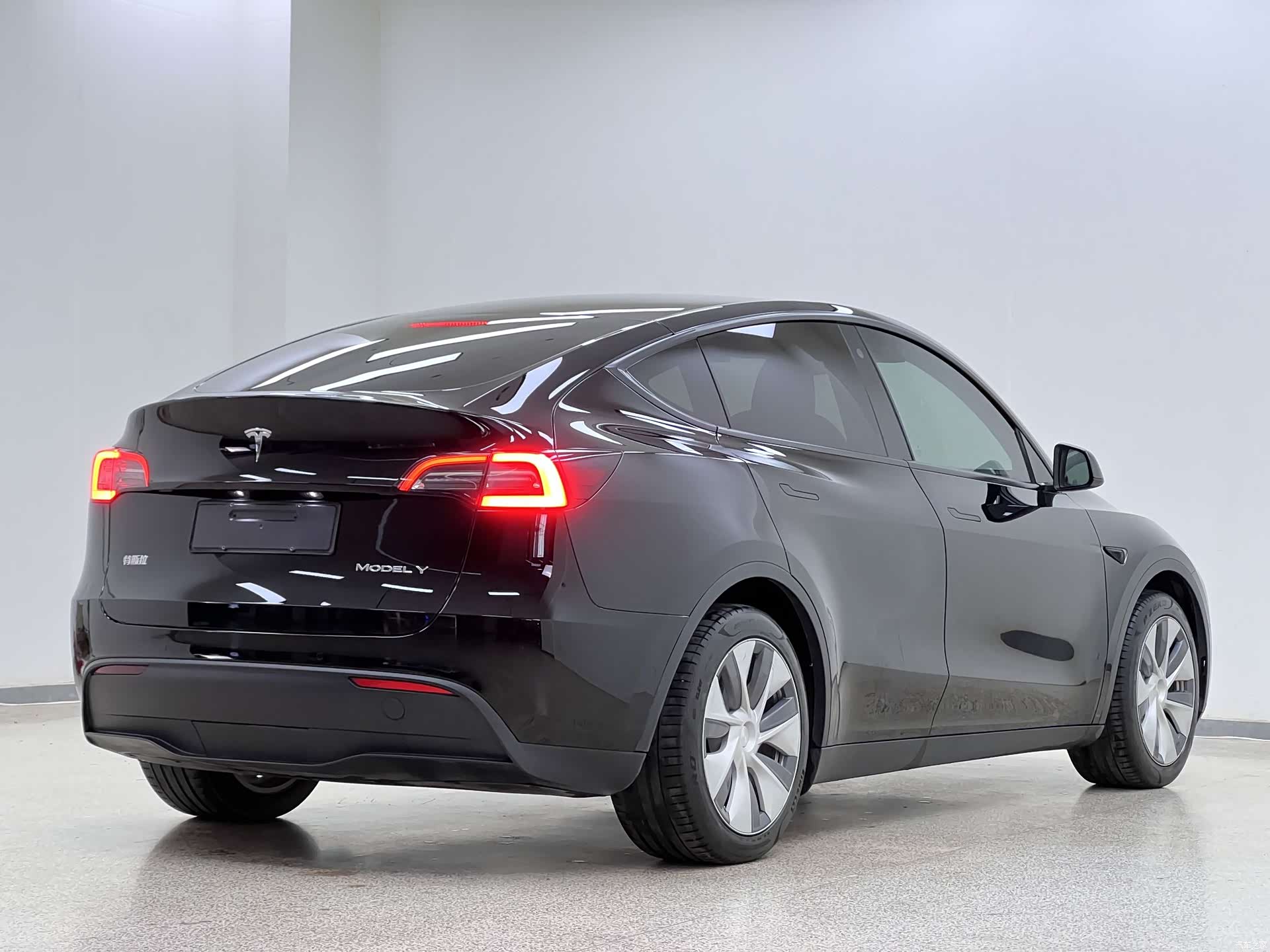 Tesla Model Y, 2022 23
