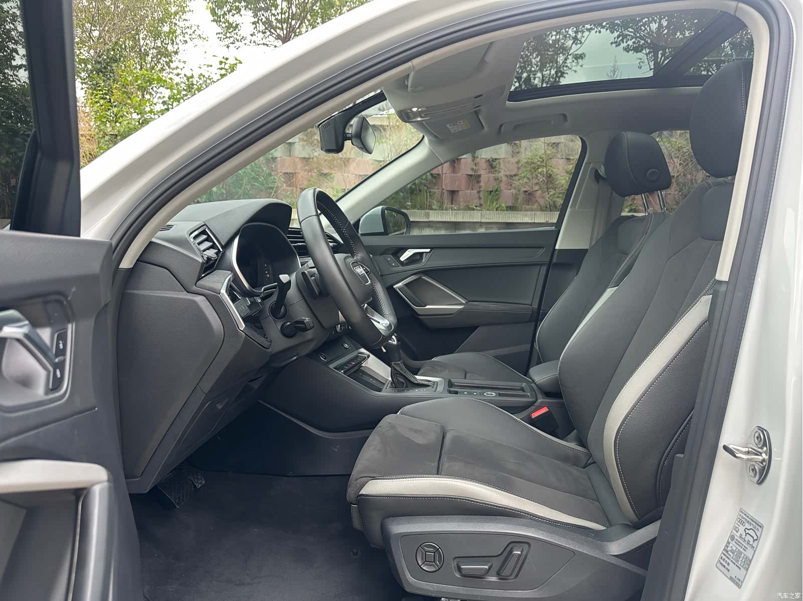 Audi Q3, 2022 4