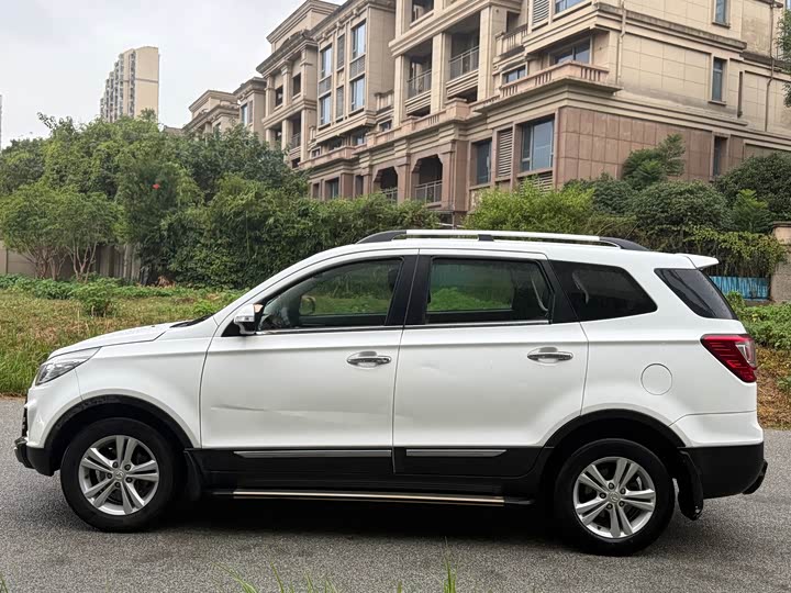 BAIC Huansu S3 2016 1.5L МКПП Люкс guo IV