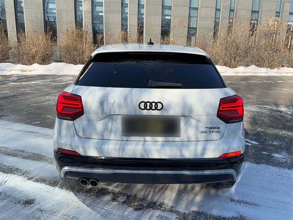 Audi Q2L