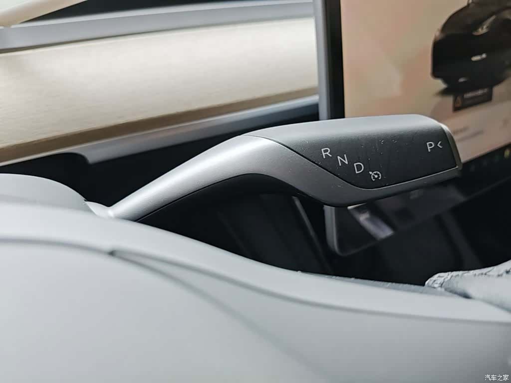 Tesla Model Y, 2022 14