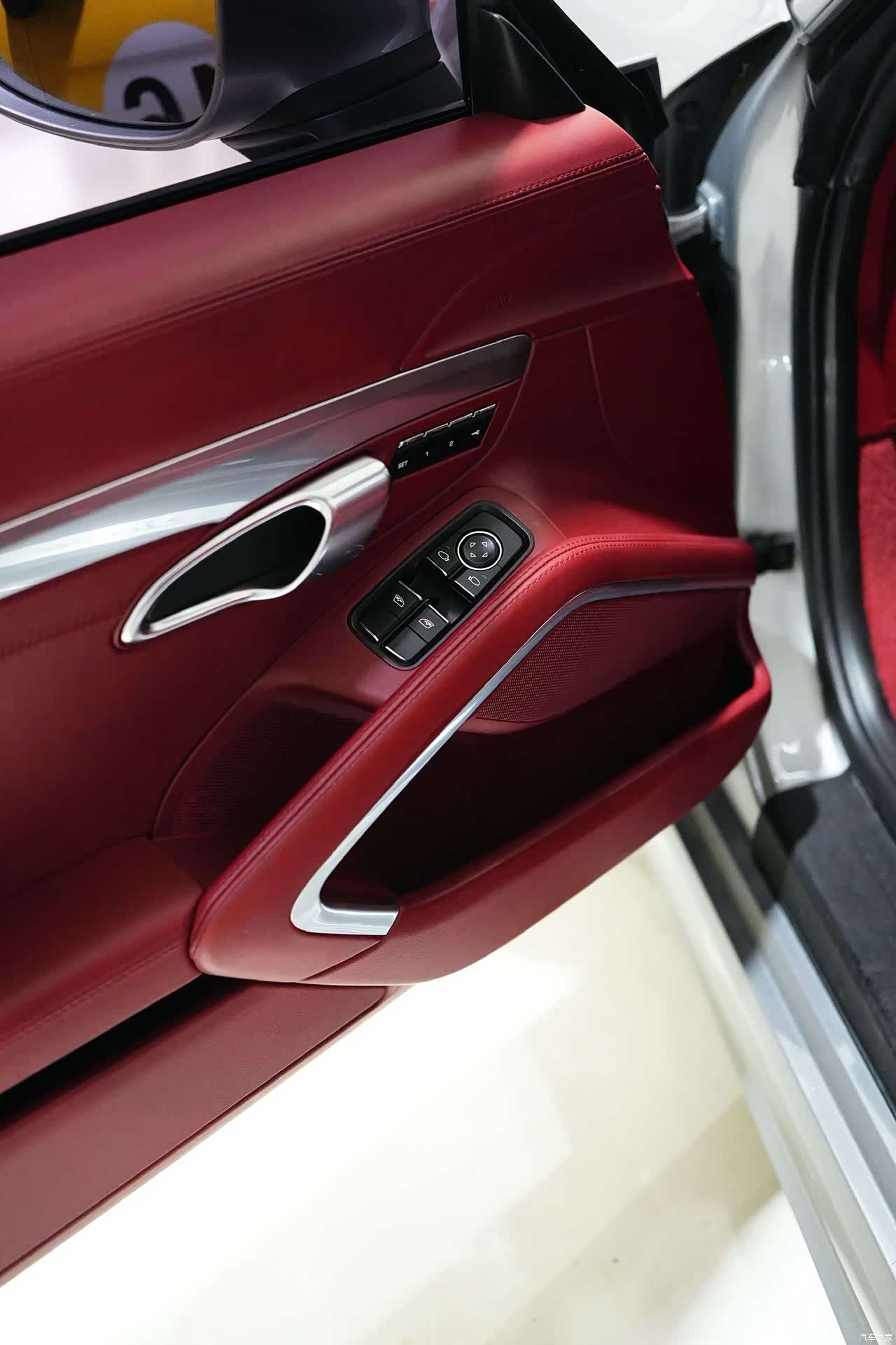 Porsche Boxster, 2018 19