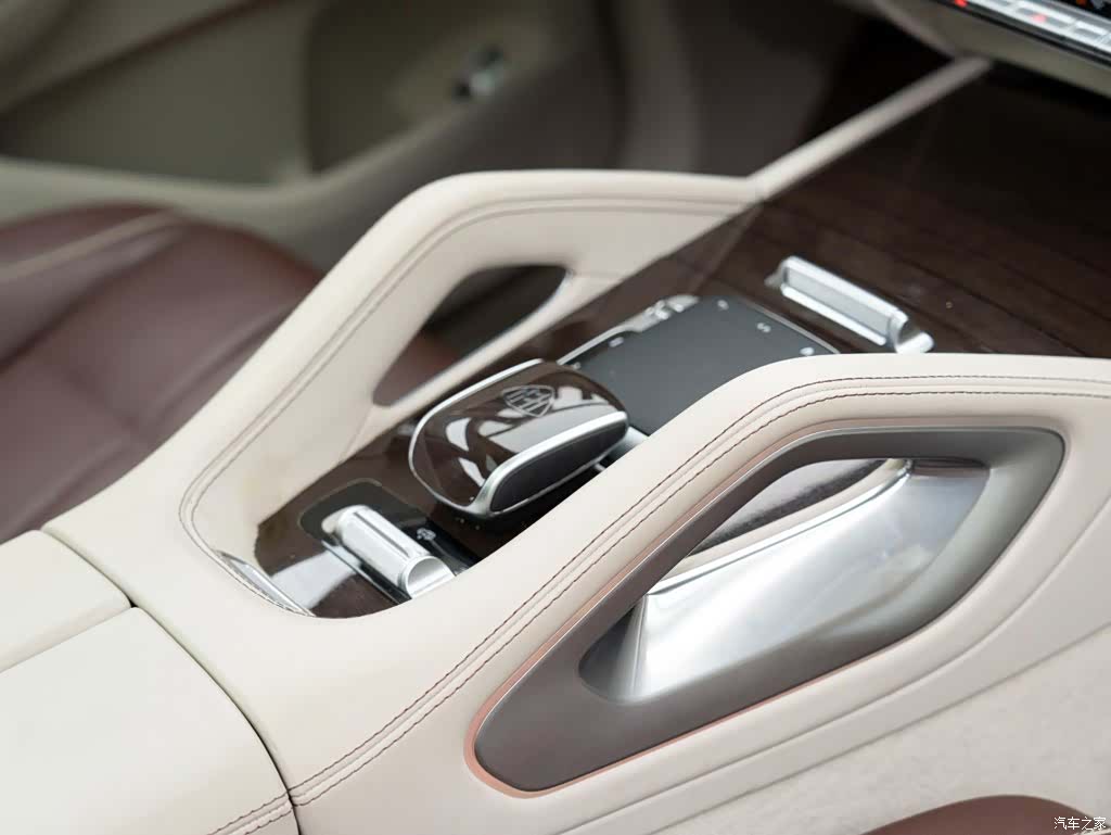 Maybach GLS, 2022 16