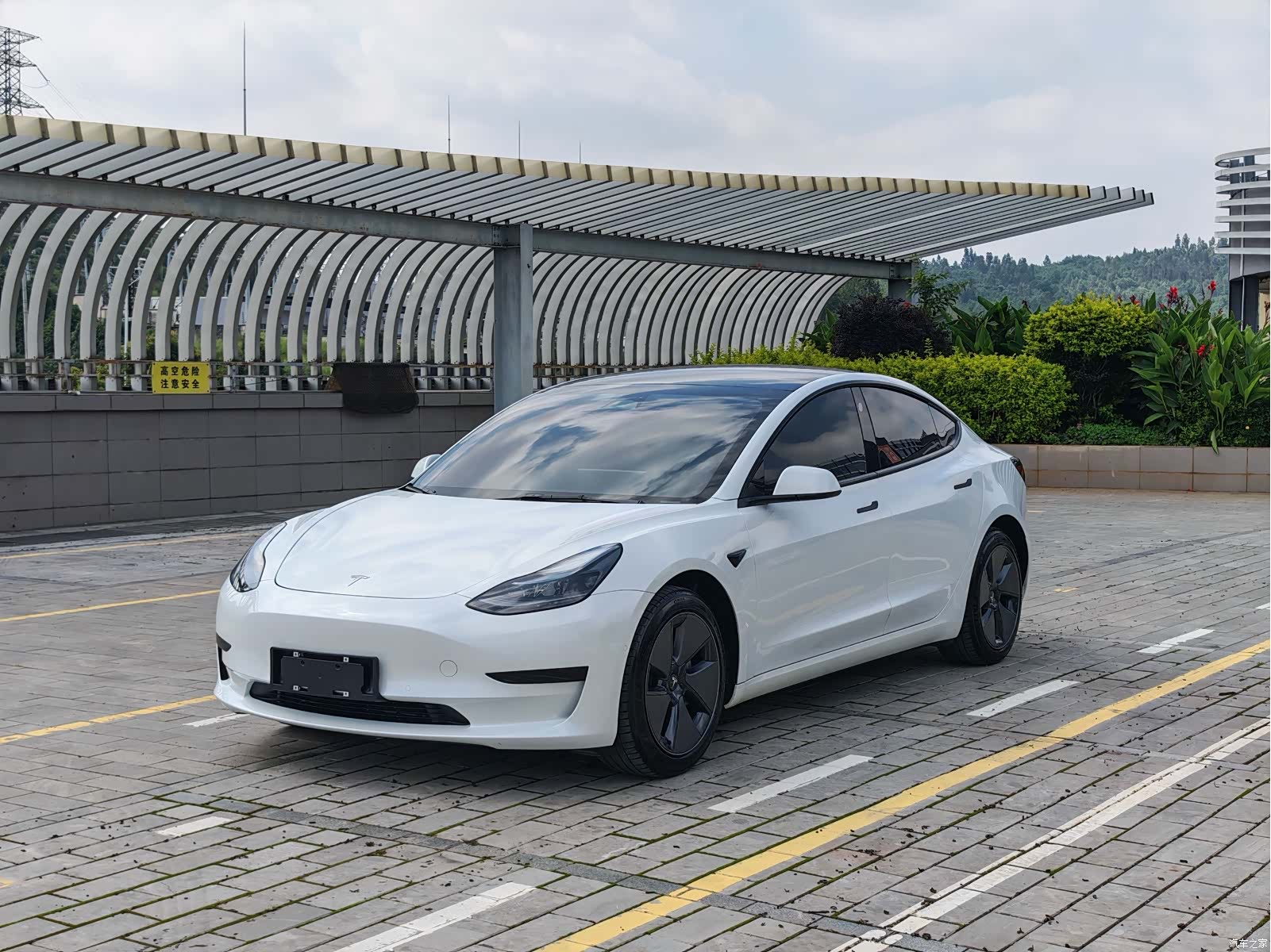 Tesla Model 3, 2022 14