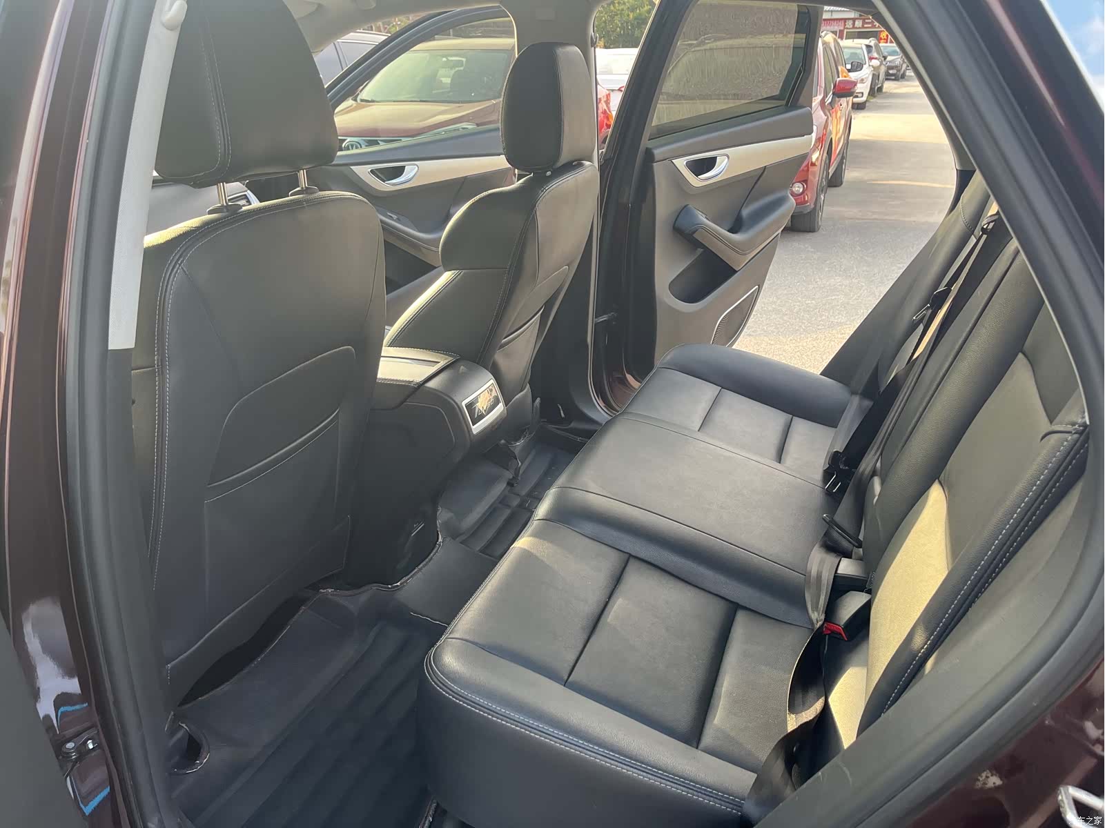 Zotye SR7, 2016 16