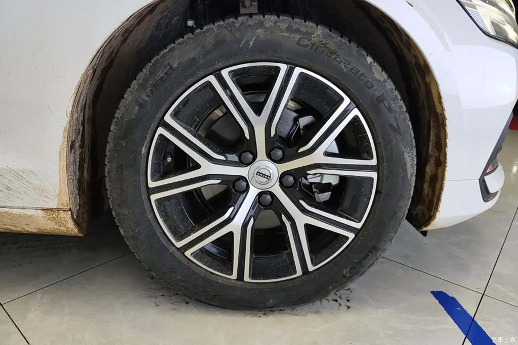 Volvo S60, 2025 6