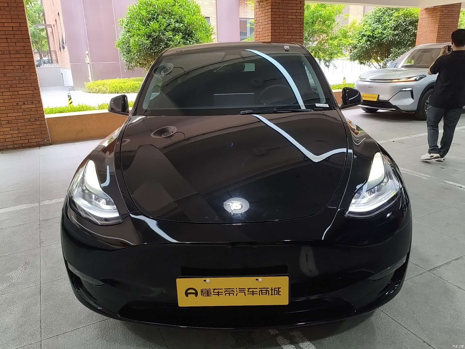 Tesla Model Y, 2023 7
