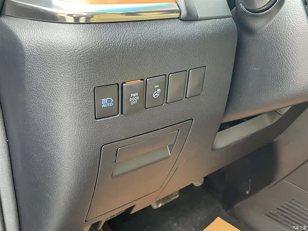 Toyota Alphard, 2020 22