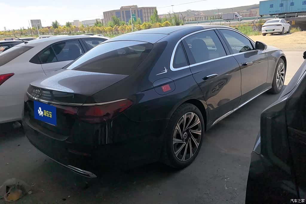 Mercedes-Benz E-Class, 2025 3