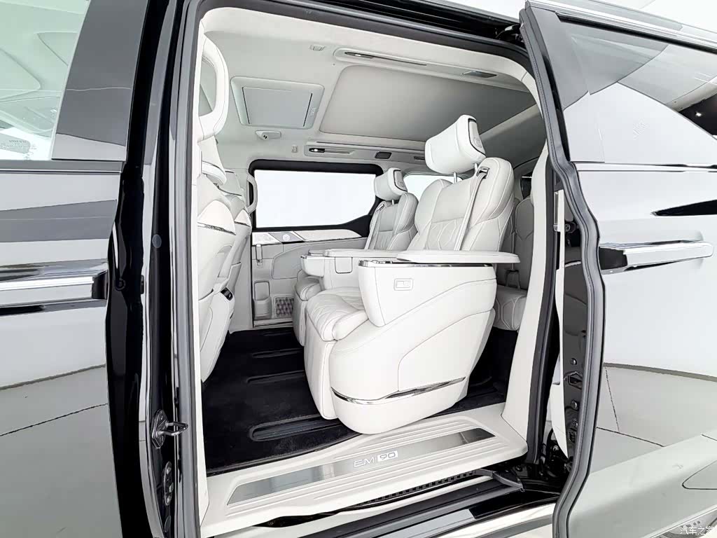 Volvo EM90, 2024 12