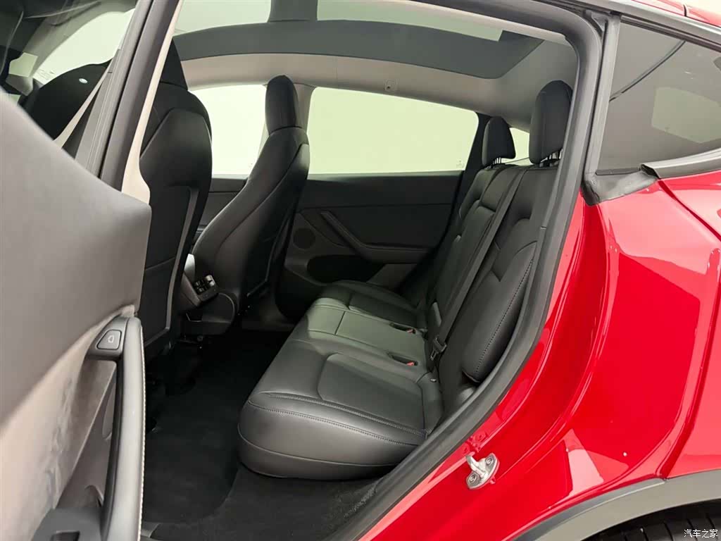 Tesla Model Y, 2021 17