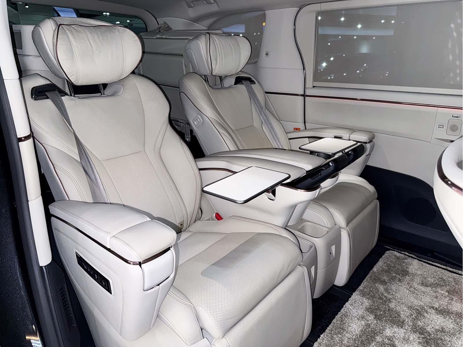 Lexus LM, 2024 29