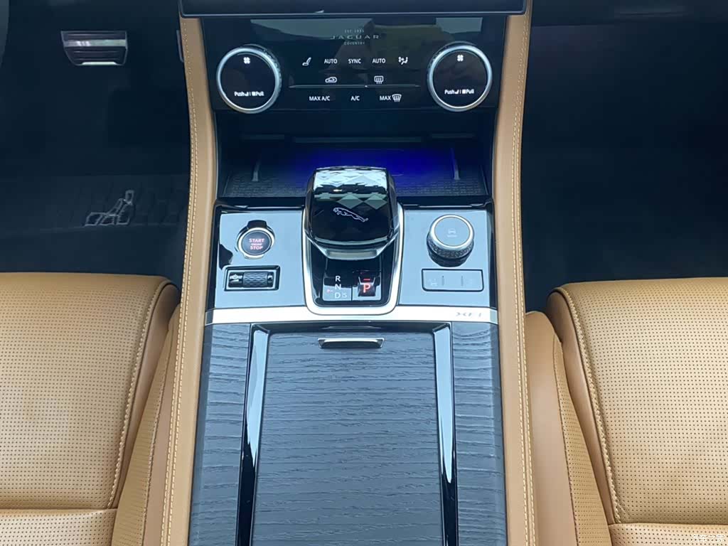 Land Rover P300, 2024 20