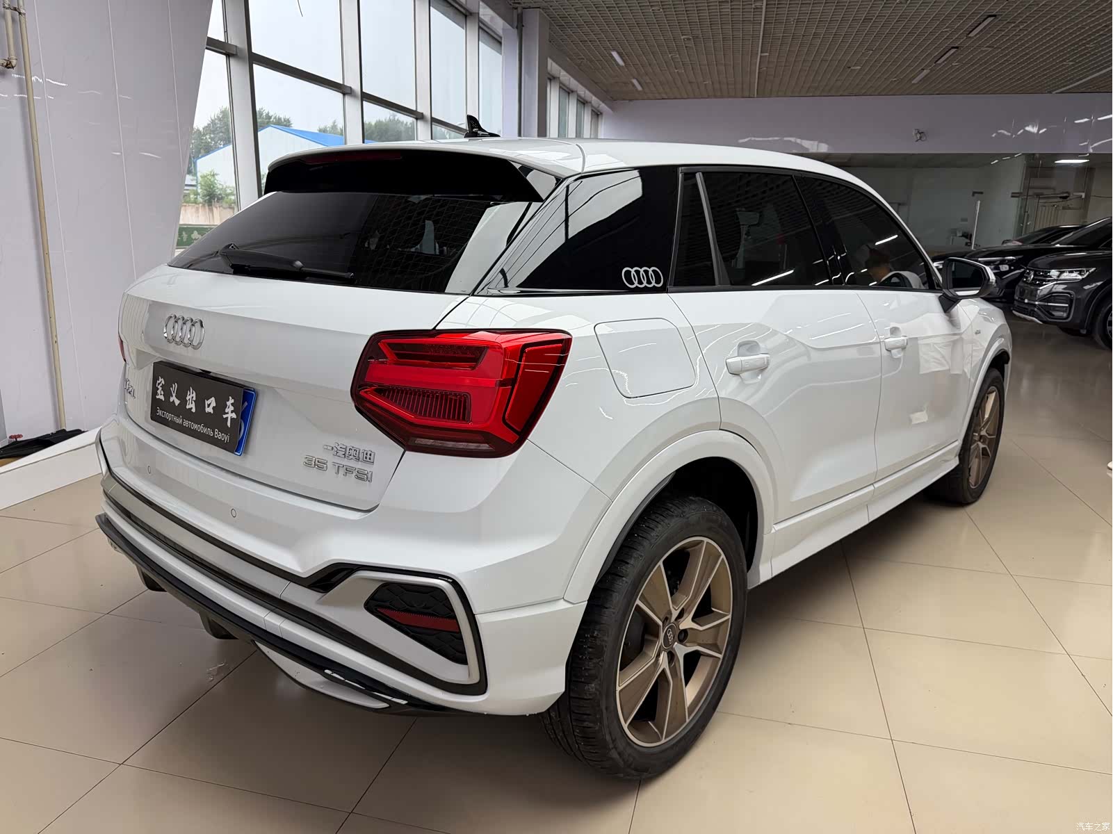Audi Q2L, 2023 22