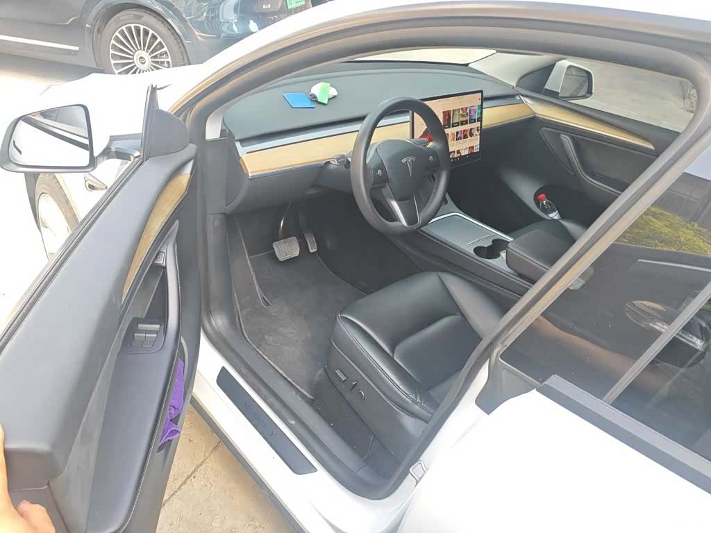 Tesla Model Y, 2021 14