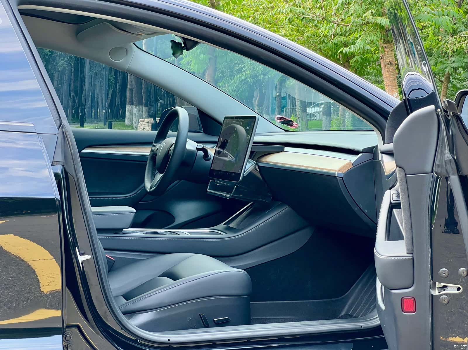 Tesla Model 3, 2021 24