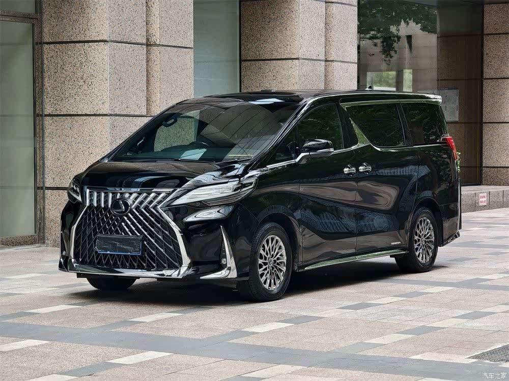 Lexus LM, 2023 1