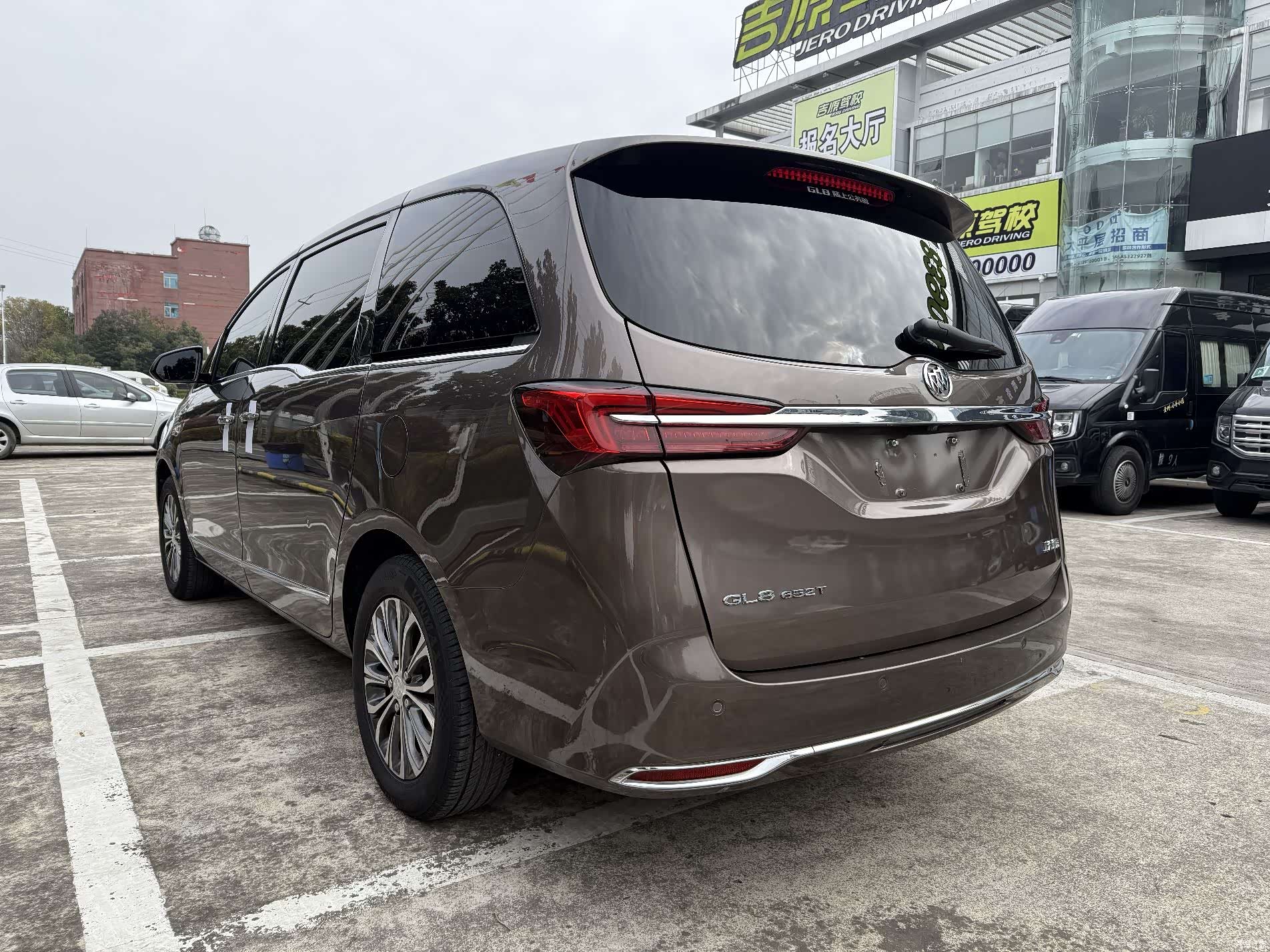 Buick GL8, 2020 8