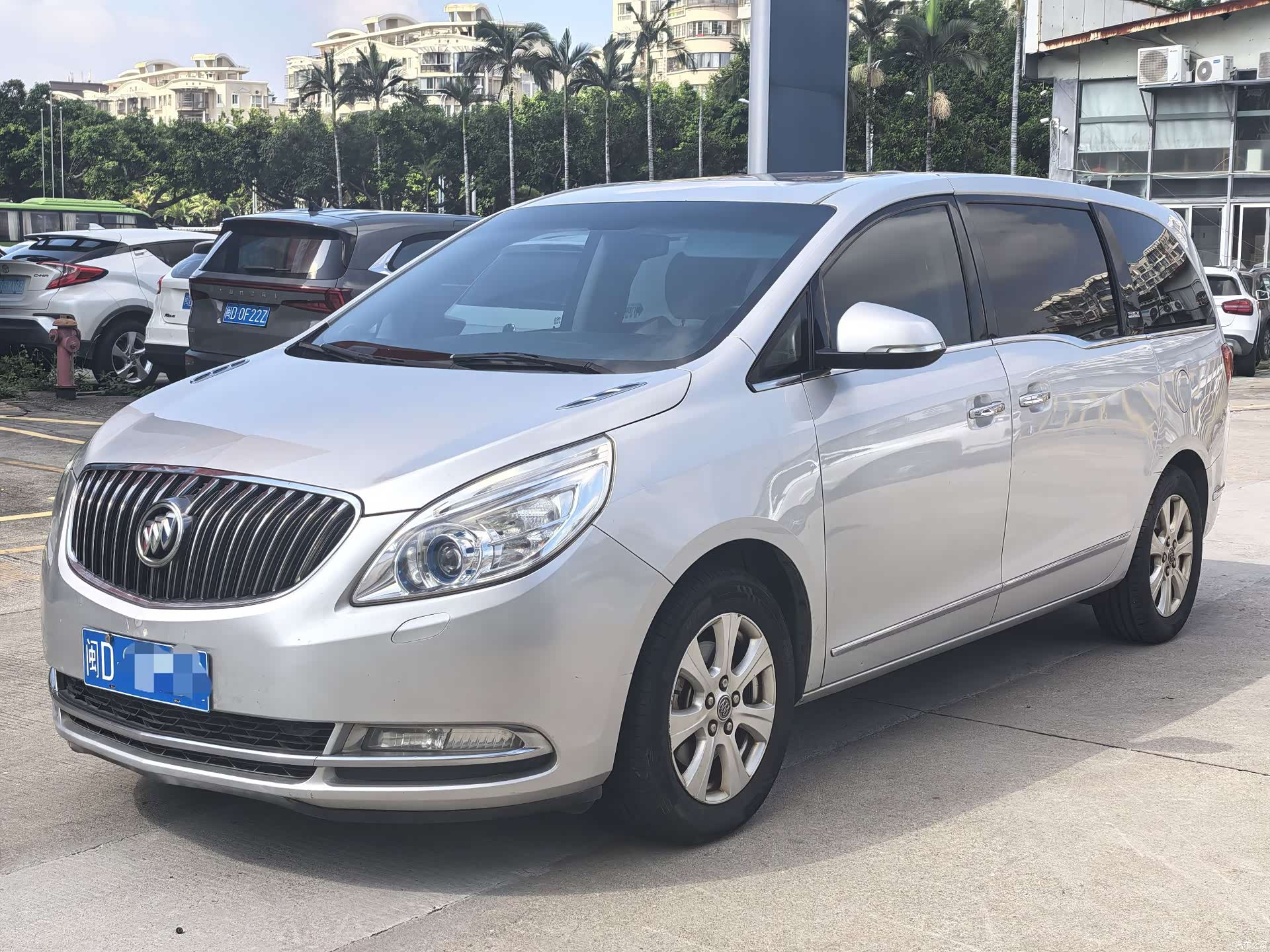 Buick GL8, 2015 1