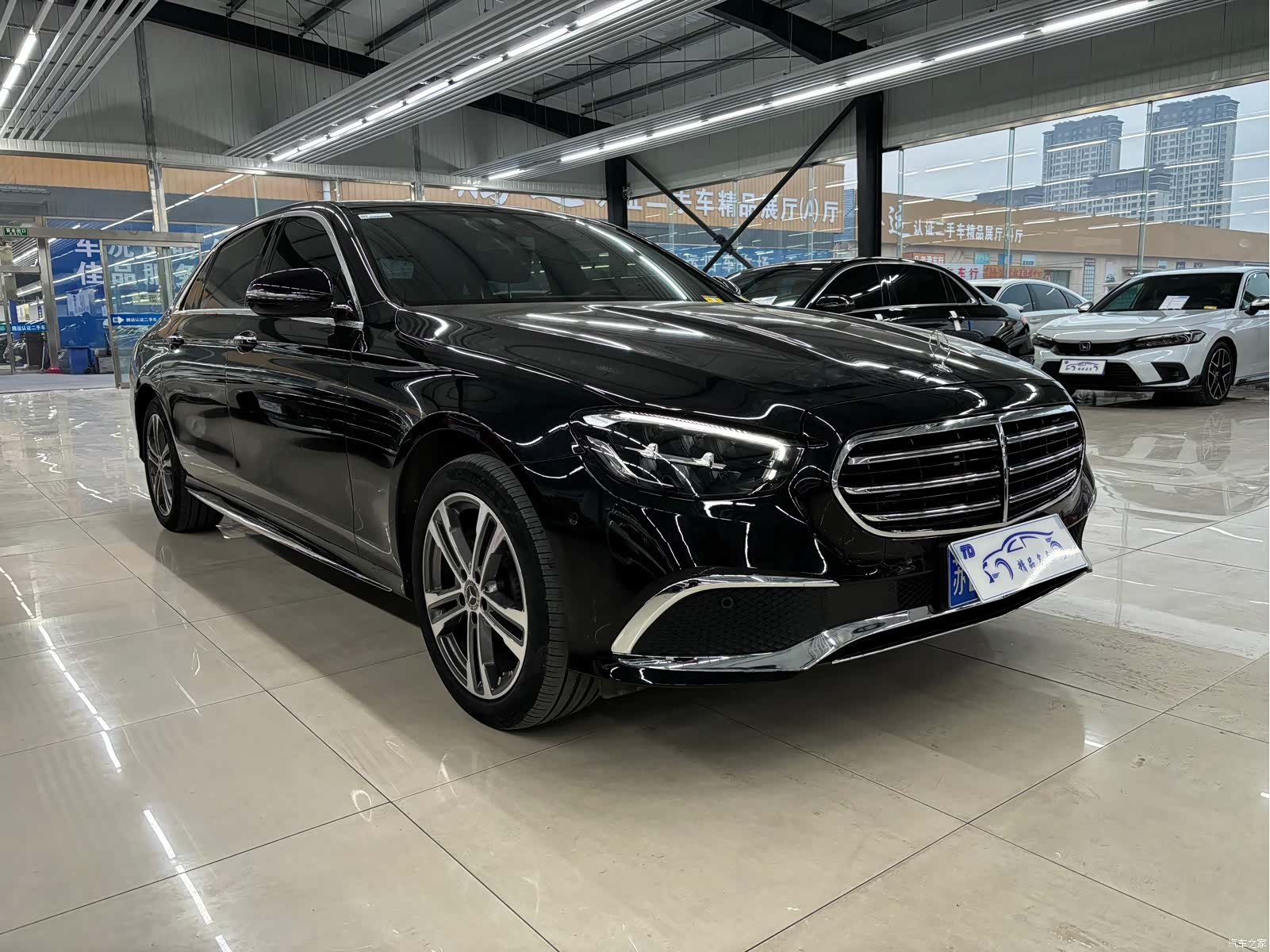 Mercedes-Benz E-Class, 2023 3