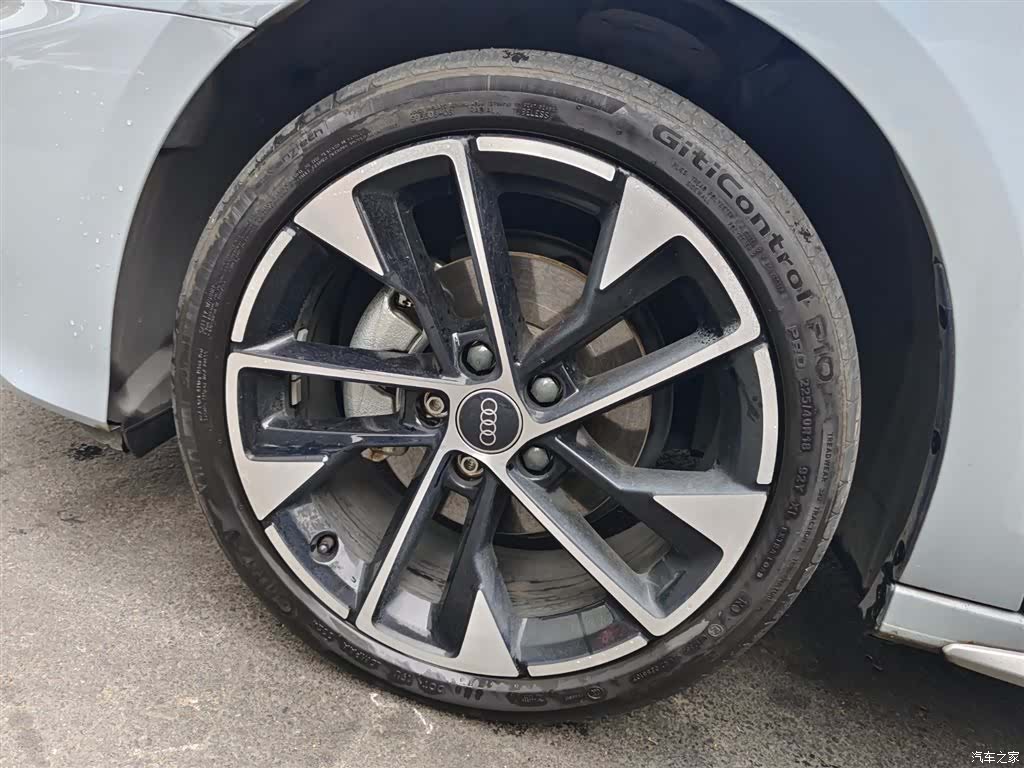 Audi Flying Spur, 2024 18