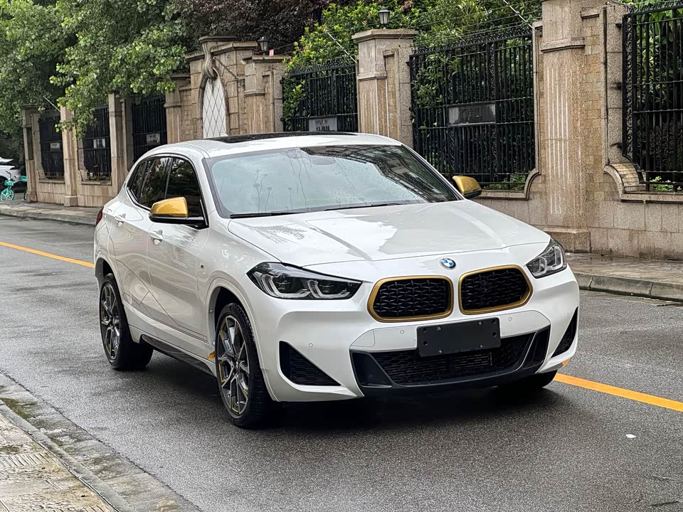 BMW X2