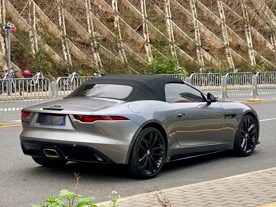 Jaguar F-TYPE