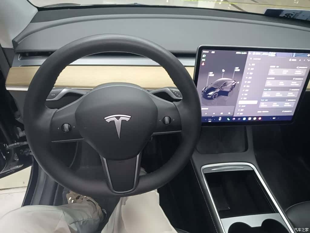 Tesla Model Y, 2023 11