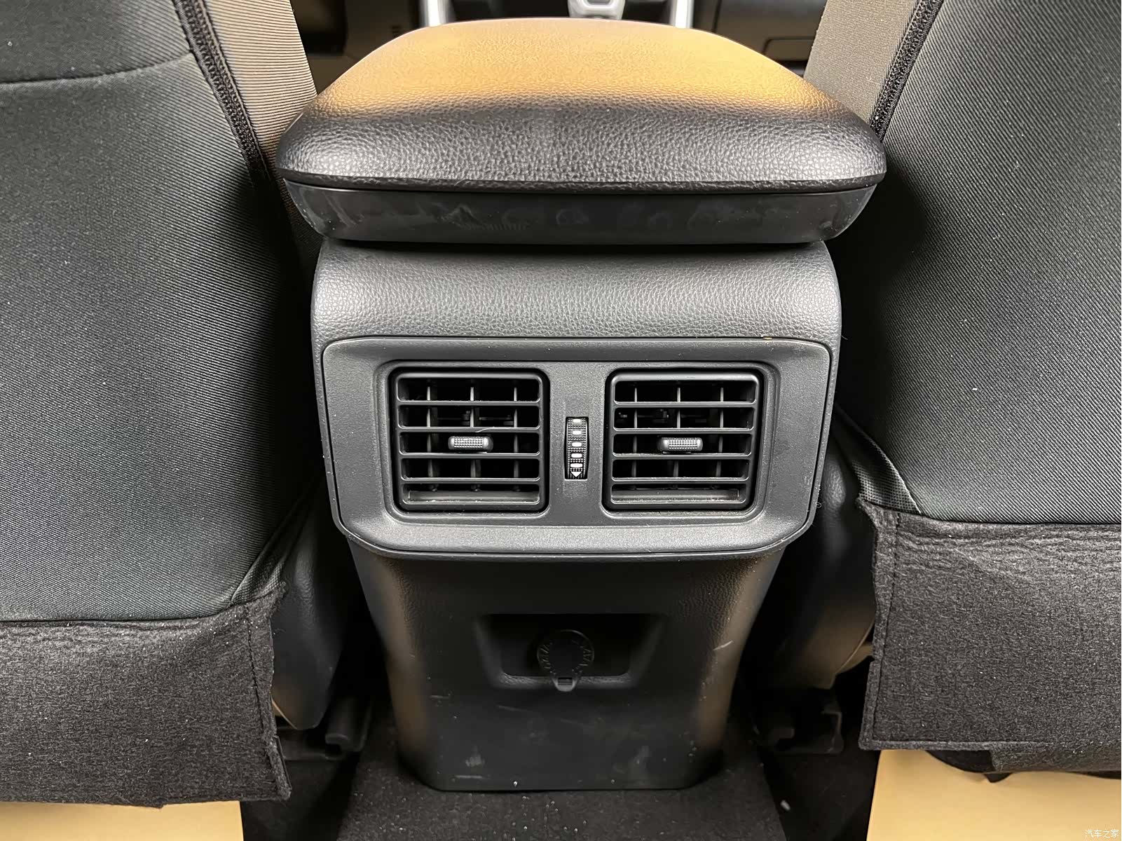 Toyota Wildlander, 2024 24